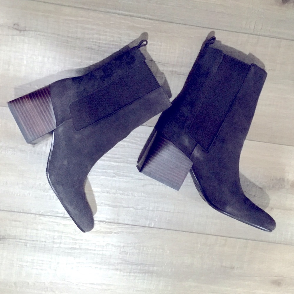 Blonde Square Block Heel Ankle Boots, size 7